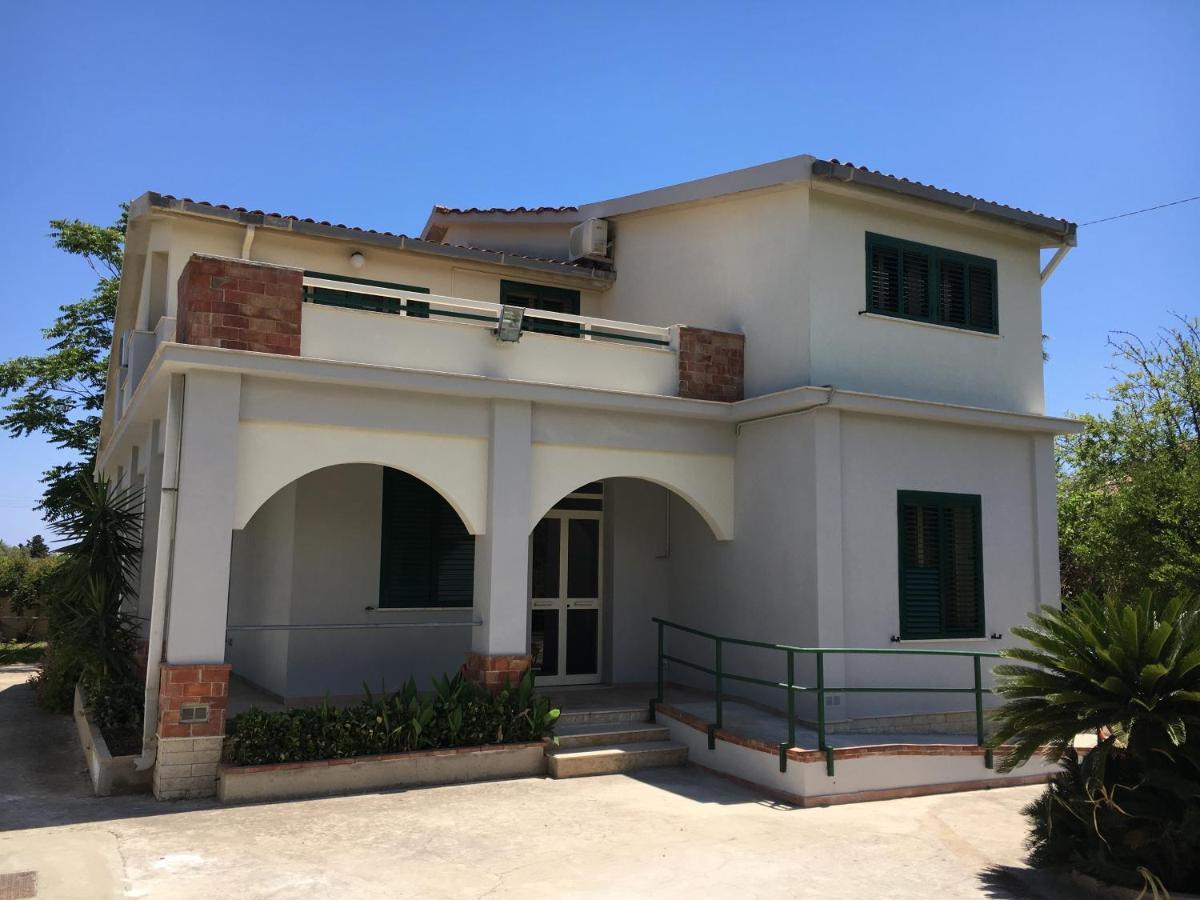 Villa del Falso Pepe Avola Esterno foto