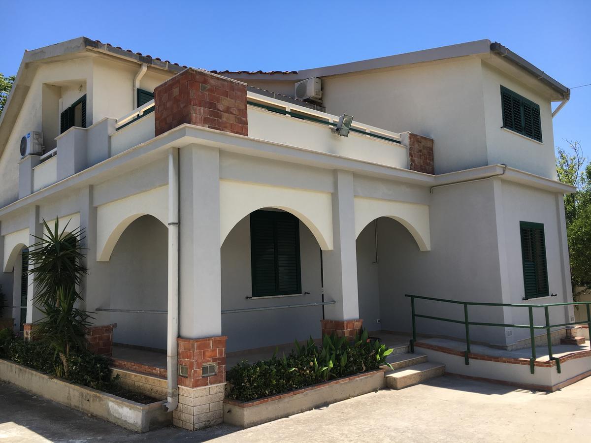 Villa del Falso Pepe Avola Esterno foto