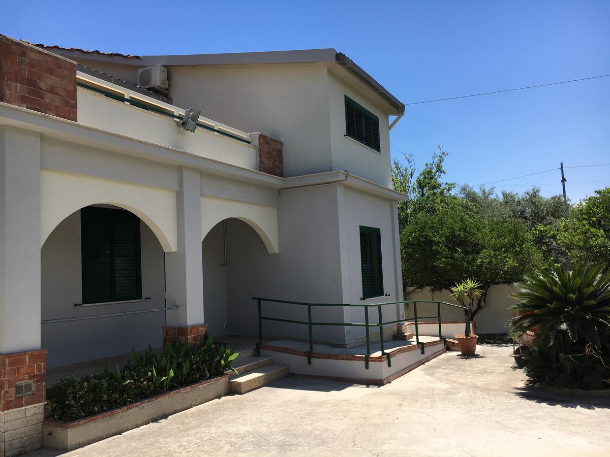 Villa del Falso Pepe Avola Esterno foto
