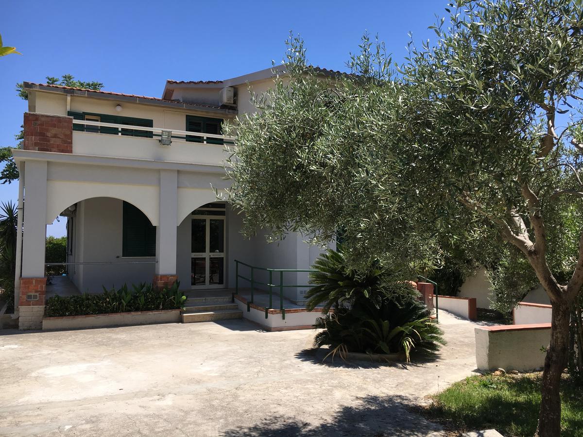 Villa del Falso Pepe Avola Esterno foto
